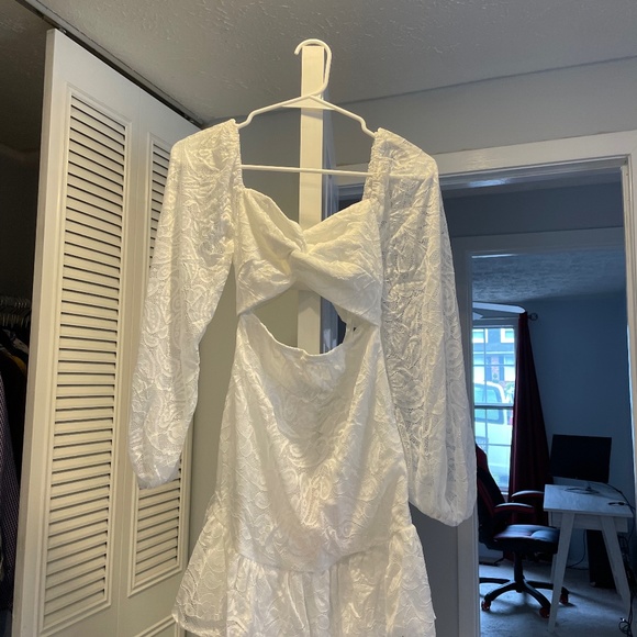 5 Assorted XS and S white dresses from Hello Molly